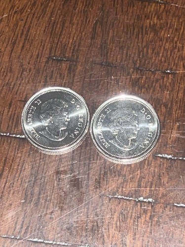 2015 Canada 25 cents/ Quarter Coloured and Non Coloured Flag - Picture 4 of 4