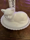 Vintage Westmoreland Milk Glass Cat On Nest