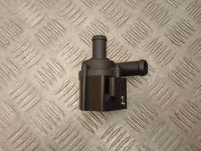 Pompe à eau Volvo XC60