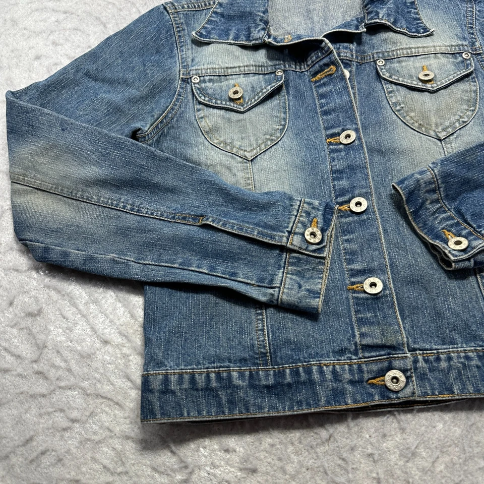 Jaqueta jeans Periscope preta lavagem leve feminina tamanho médio M - Imagem 2 de 4