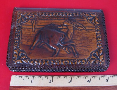 FABULOUS VINTAGE LEATHER HAND TOOLED BULL FIGHTING BULLFIGHTER KILL WALLET !!