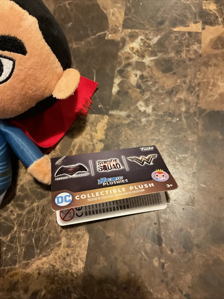 Peluches Funko DC Superman coleccionables 8" peluche suave héroe  Foto 2 de 2