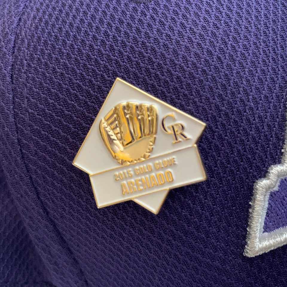 Colorado Rockies Arenando 2015 Gold Glove With XL Fitted New Era 39 Thirty Cap - Image 2 of 4