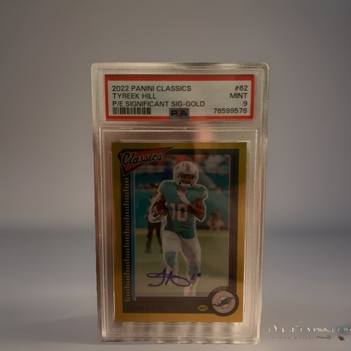 Tyreek Hill [Premium Significant Signature Gold] #62 2022 Panini Classics card