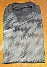 15 - Nike Dri-Fit Herren-Sportshirt Gr. S schwarz Kurzarm