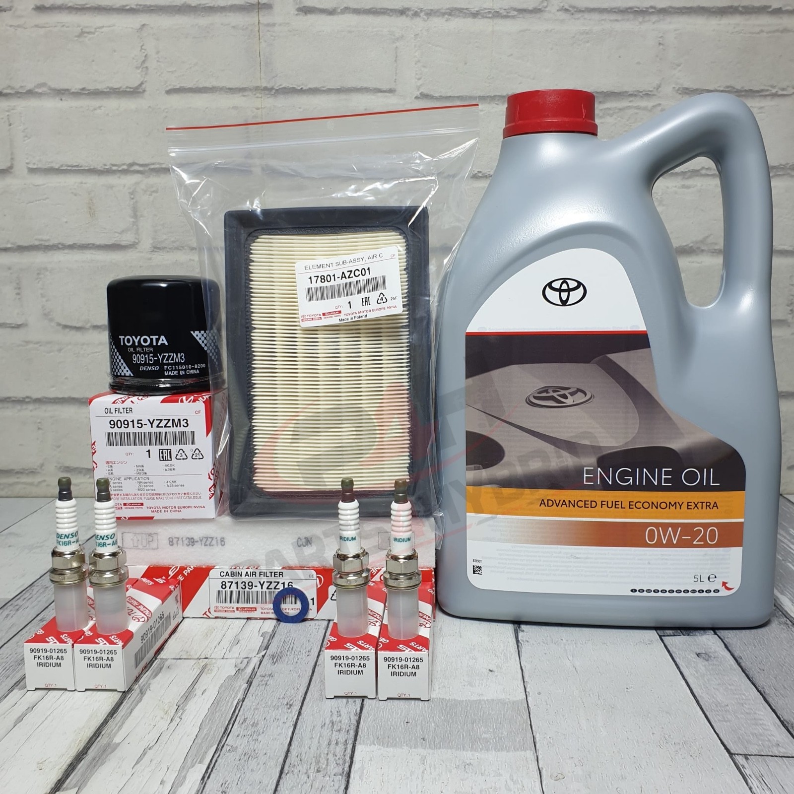 Genuine Toyota Yaris Hybrid Service Kit NHP130 1.5L 2011-2020 With Spark Plugs