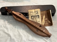 1977 McSpadden M12-W Mountain Dulcimer signed by Larry McSpadden with case