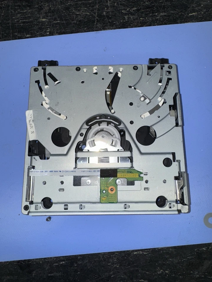 Wii Disc Drive Replacement Worm Gear - Image 4 of 4