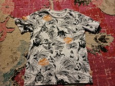 VGUC Boys Jurassic Park size 6 dinosaur and foilage tee shirt T rex youth kids