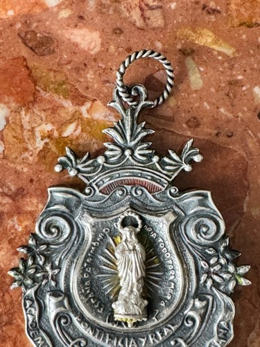 Raro Colgante de Plata de la Academia Bibliográfica Pontificia y Real Mariana de 1862 antiguo - Imagen 4 de 9
