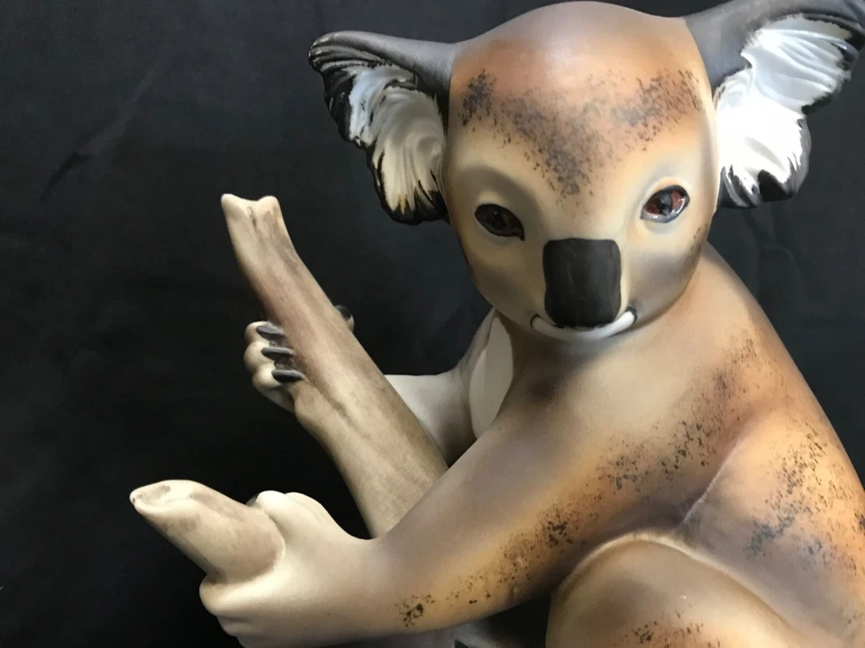 Royal Dux Bohemia "KOALA on Branch" #24475 ~ 11" de altura ~ República Tcheca - Imagem 2 de 4