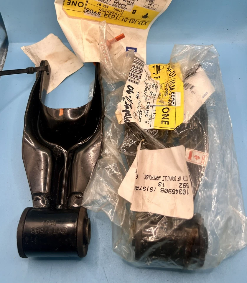 (2) OEM GM 10345905 ENGINE MOUNTS 06-07 BUICK TERRAZA / 09-11 CHEV IMPALA💥FS - Image 2 of 4