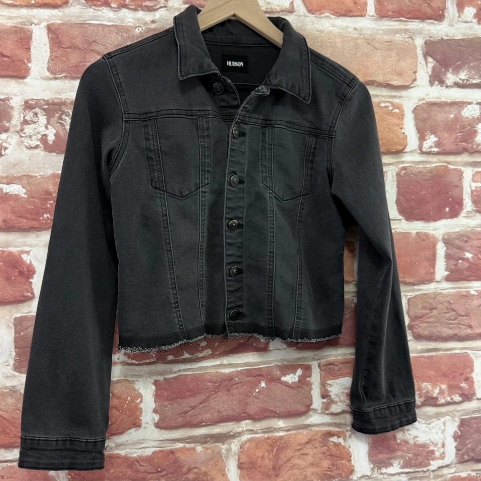 Chaqueta de mezclilla Hudson Jeans para mujer pequeña negra recortada lentejuelas estrella espalda dobladillo crudo Foto 2 de 4