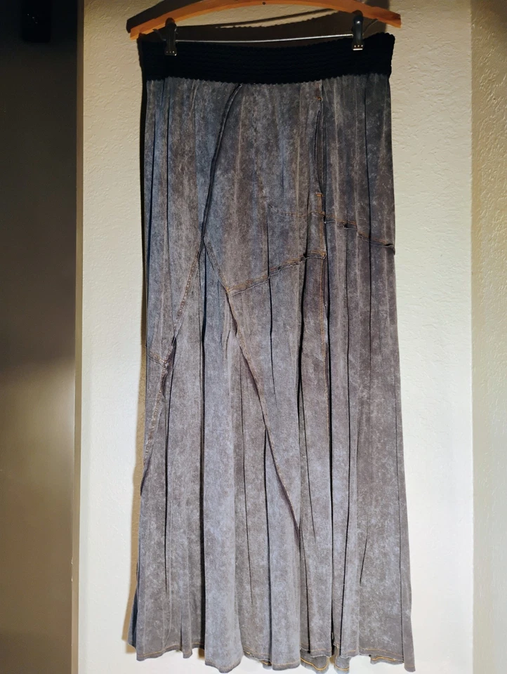 Falda Soft Surroundings Rayón/Midi, Cintura Spandex, Rayón. Talla S, W25+" L35" Foto 3 de 4