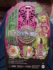 Monster High Skulltimate Secrets Garden Mysteries Venus McFlytrap 