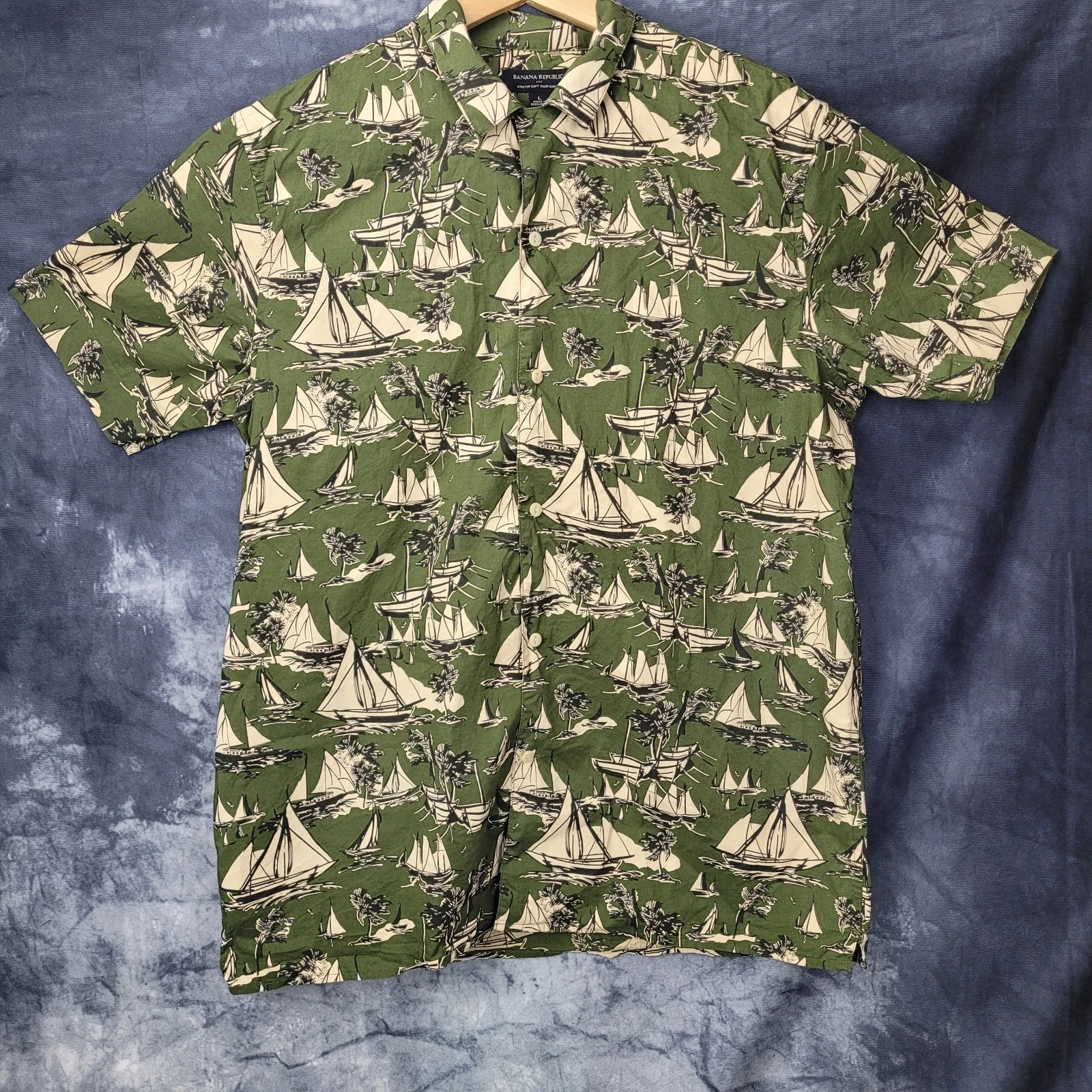 Banana Republic Shirt Mens SZ L Sailboat Print ButtonUp Vintage Nautical Coastal
Opens in a new wind