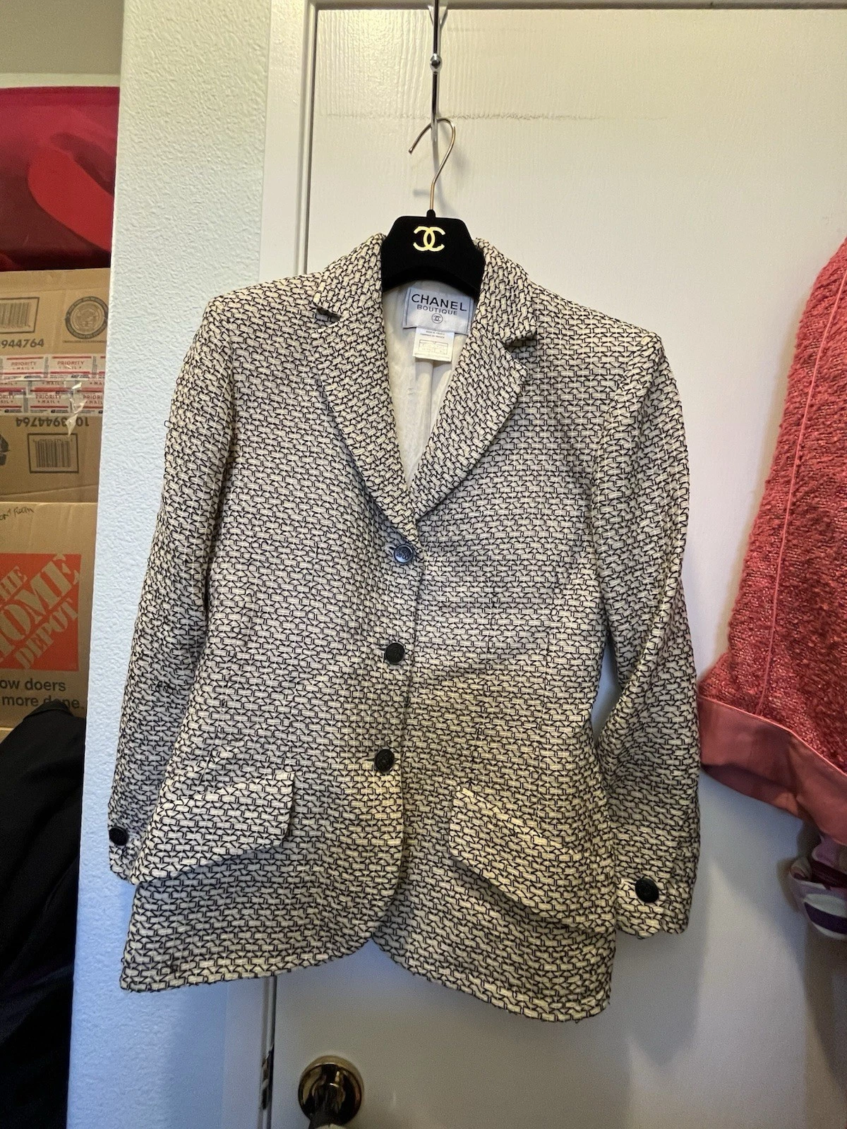 GIACCA CLASSICA CHANEL RUNWAY 5 CC BOTTONE~CC~FODERATA IN SETA SPLENDIDA SOVRAPPOSIZIONE PIZZO NERO