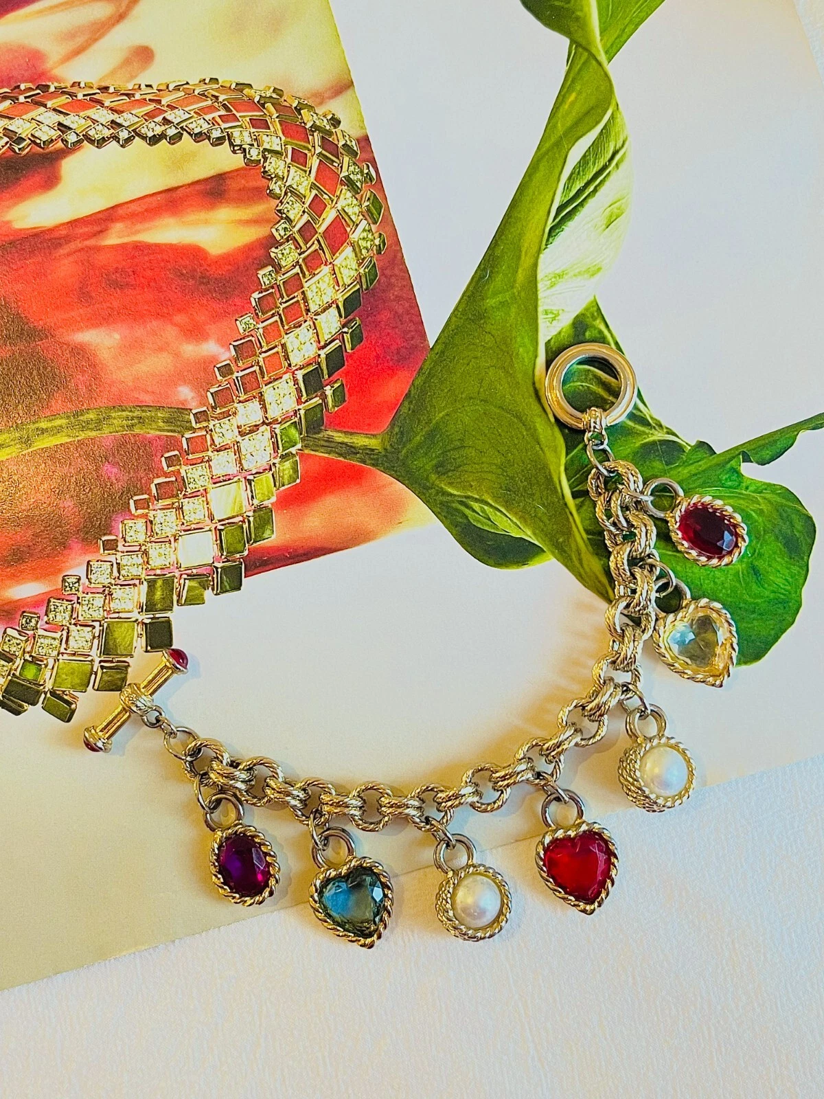 Bracciale Givenchy vintage anni 80 Gripoix perle cuore ovale rosso blu viola bianco