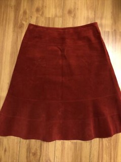 Bellissima gonna midi Jigsaw 100% pelle scamosciata ROSSO taglia 10 12 made in UK