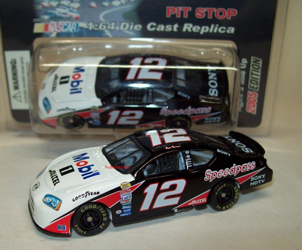 Ryan Newman 2005 Mobil 1 Speedpass #12 Penske Dodge Charger 1/64
