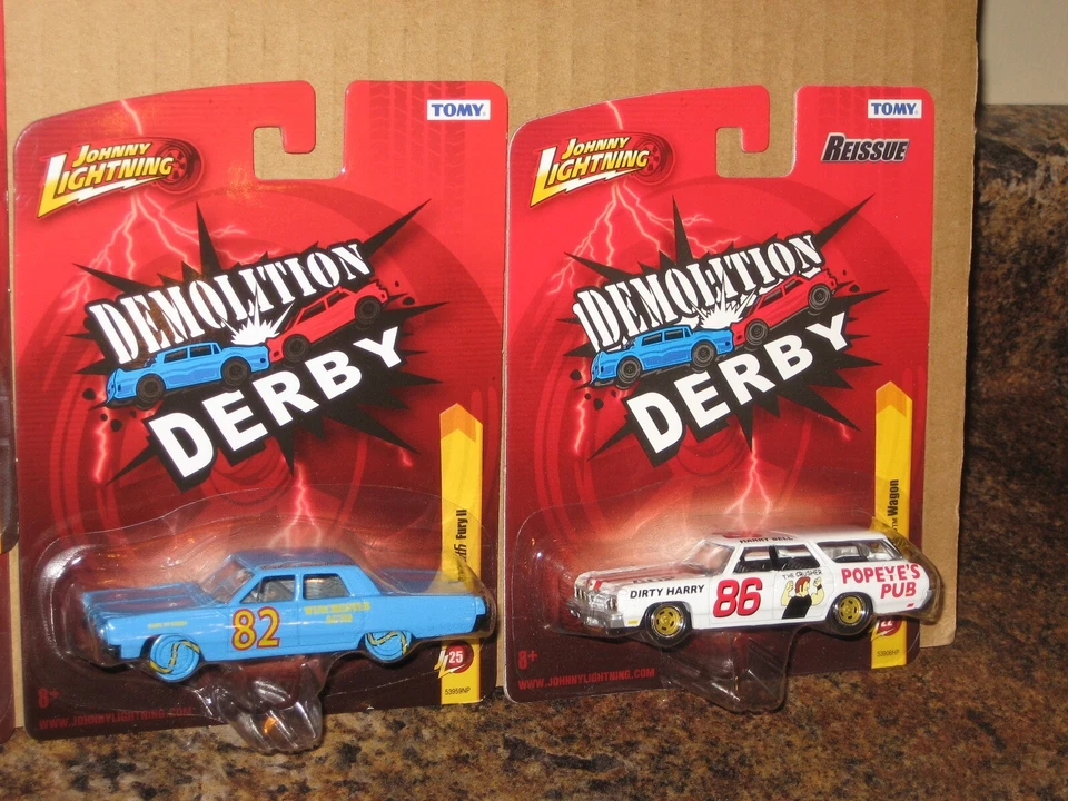Johnny Lightning Lot of 4 Demolition Derby Caprice Fury Country Squire Wagon - Image 3 of 3