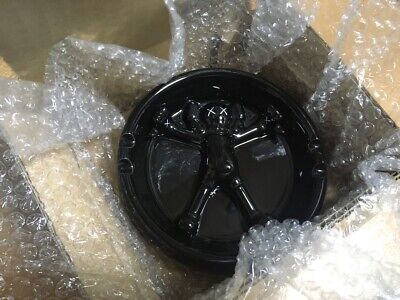 AD2008 KAWS Companion OriginalFake x Gallery 1950 ASHTRAY AD2008 KAWS Companion OriginalFake x Gallery 1950 ASHTRAY