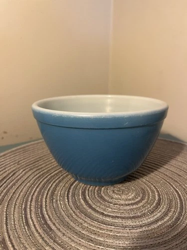 Vintage 1940s PYREX Primary Blue Small Nesting Mixing BOWL 1.5 PT Oven Ware