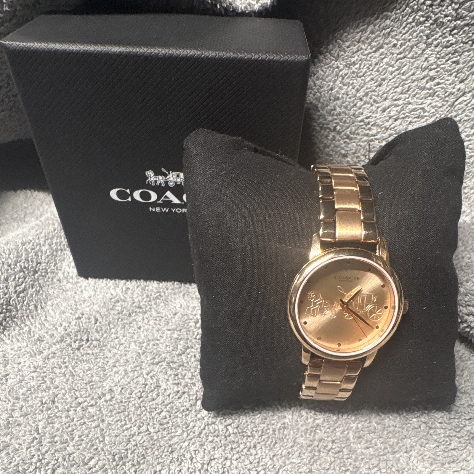 Наручные часы Coach Women's Gold Tone