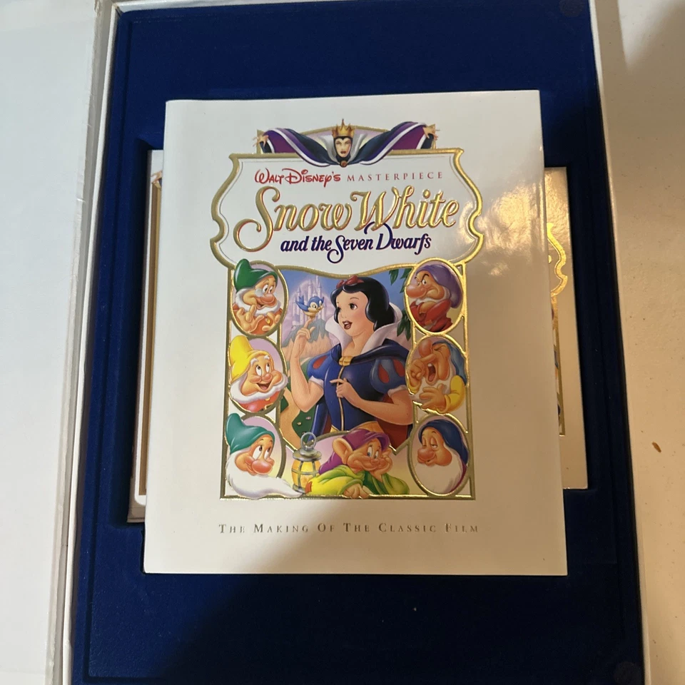 Walt Disneys Masterpiece Snow White and the Seven Dwarfs Exclusive Video Edition - Image 3 of 4