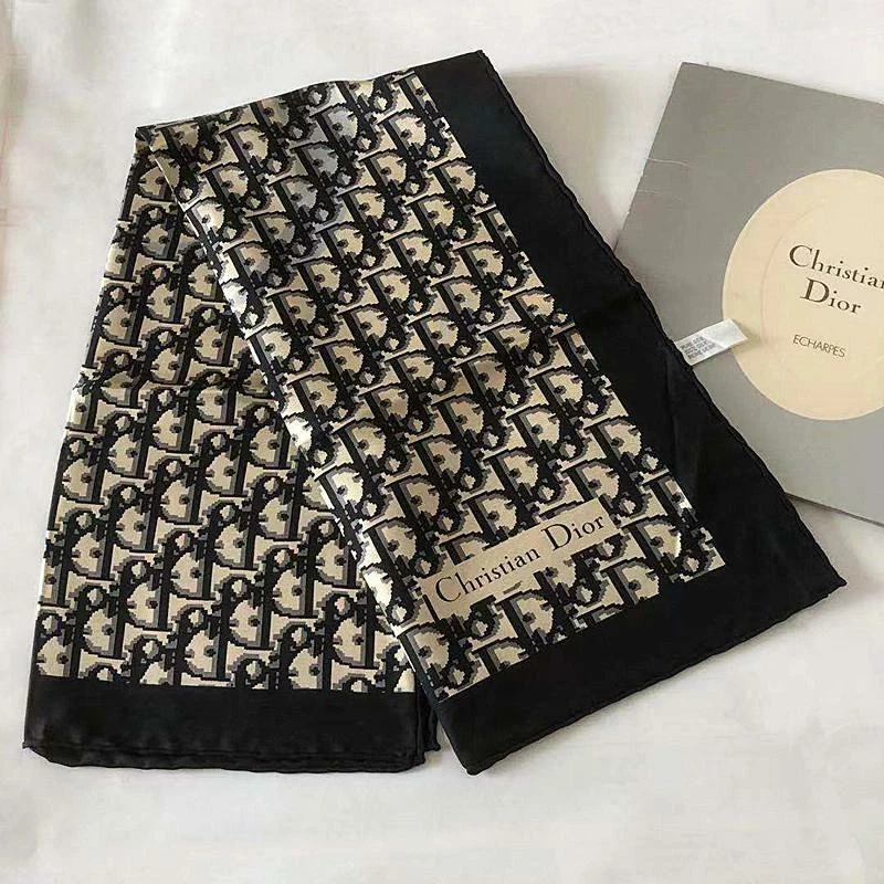 Christian Dior écharpe trotteur couleur différente double D 77 x 77 cm soie 100% noir