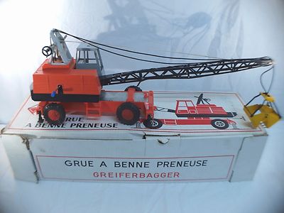 Grue Joustra N°911 Avec Benne Preneuse - Tôle Rouge - RARE En Boîte (63 Cm) - Avec Manques