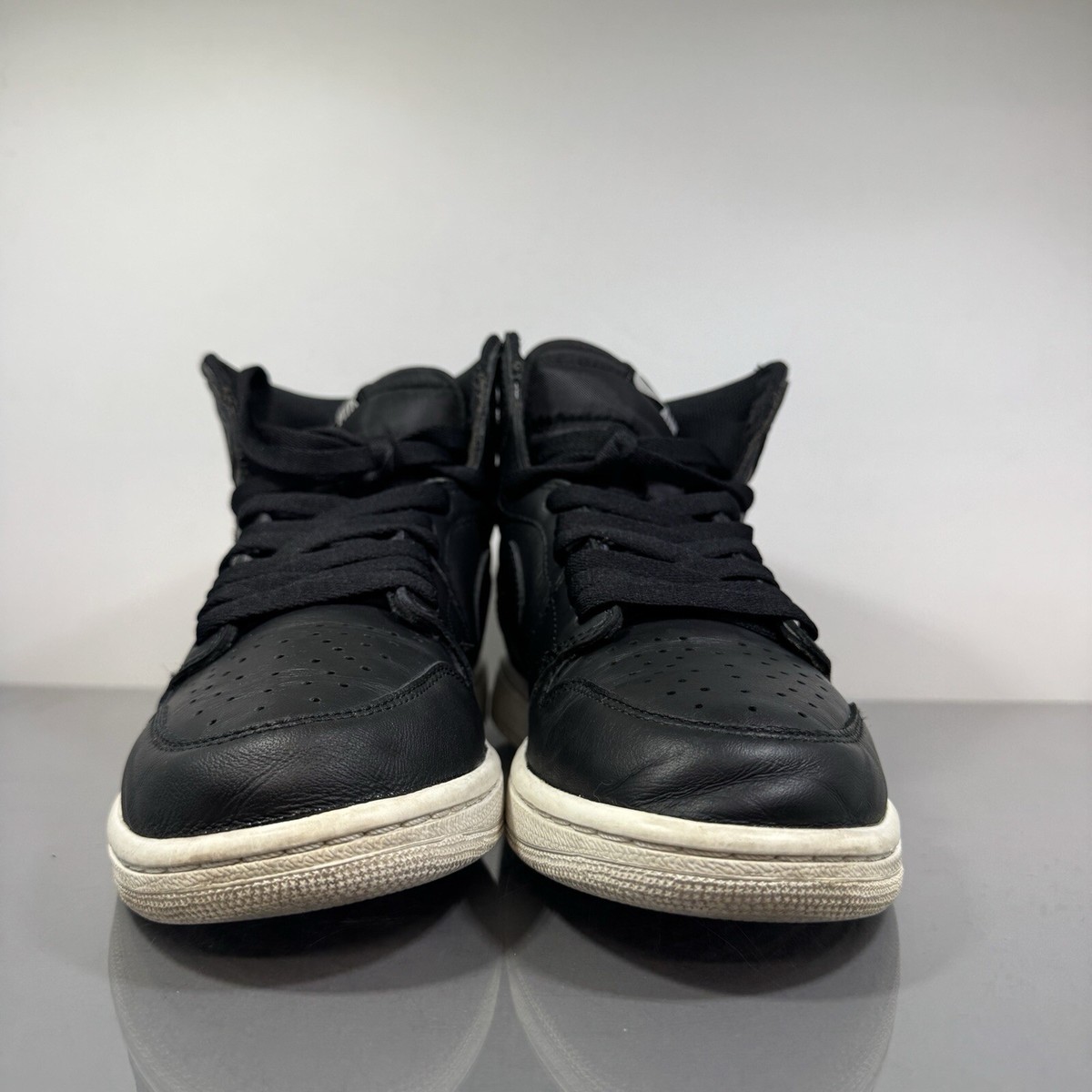 靴 NIKE AIR JORDAN 1 HIGH CYBER MONDAY Air Jordan 1 High (Cyber Monday) - Releases