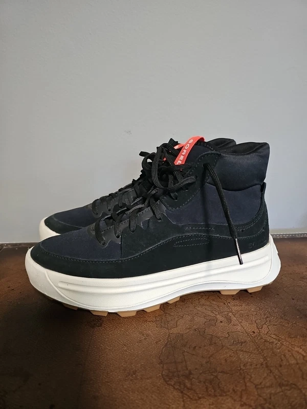 sorel mid casual used good cond shoes