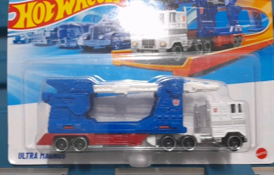 HotWheels -Track Fleet Transformers Ultra Magnus - licensed by Hasbro - Immagine 2 di 4