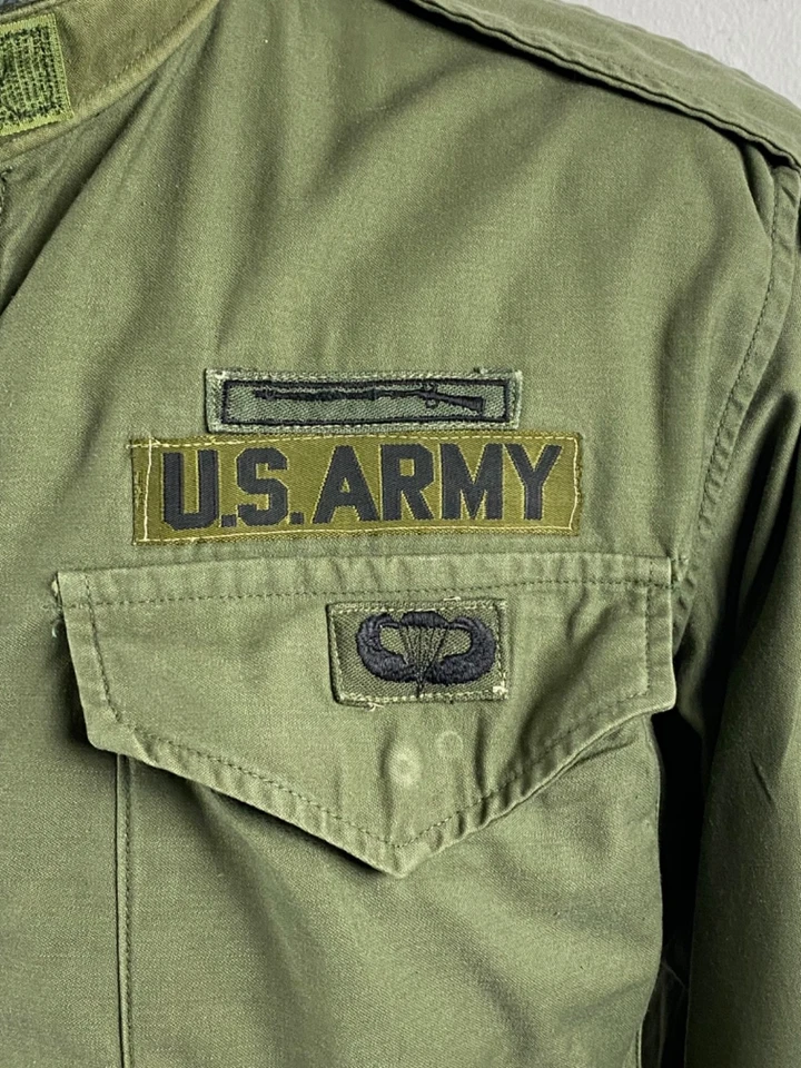 Chaqueta militar vintage del ejército de Estados Unidos de los años 70 talla pequeña M-65 Field OG chaqueta ejército Foto 4 de 4