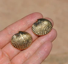 14k Solid Gold Seashell Clam Shell Earrings Large Round Studs Ocean Sea Yellow G