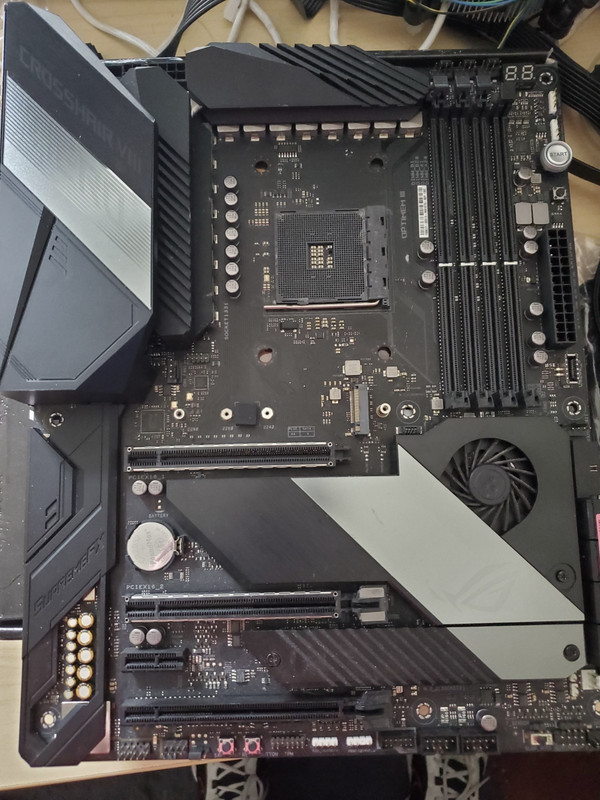 *FAULTY/DAMAGED* ASUS ROG Crosshair VIII Hero (WI-FI) AMD X570 ATX AM4