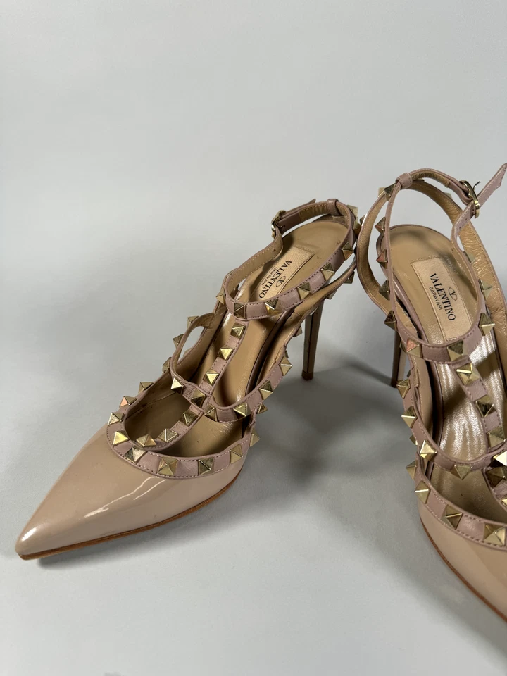 VALENTINO GARAVANI Rockstud Jaula Gatito Beige Charol 38 Foto 4 de 4