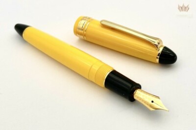 SAILOR 1911 MID-SIZE STANDARD YELLOW WITH GOLD TRIM FOUNTAIN PEN  SPECTACULAR !!!