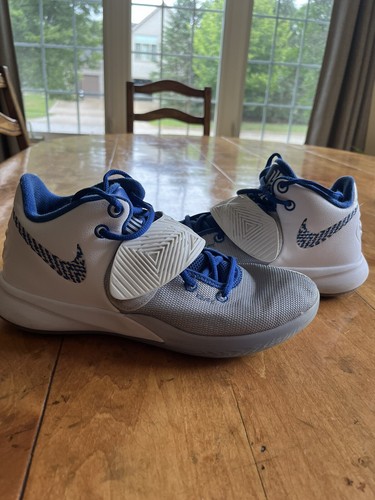 Kyrie Flytrap 3 Basketball shoes Size 8 