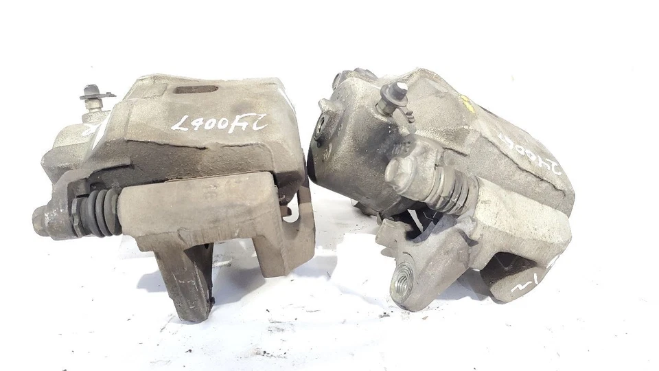 Par de pinzas de freno delanteras OEM 2006 2007 2008 2009 2010 Pontiac Solstice 55 k millas Foto 3 de 4