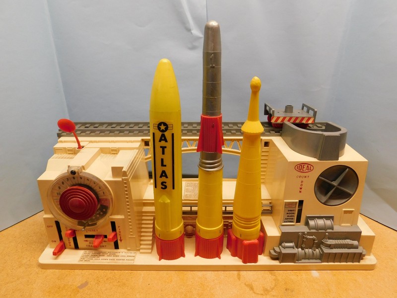 Ideal Toys Count Down Rocket Launching Toy For parts or repair restoration