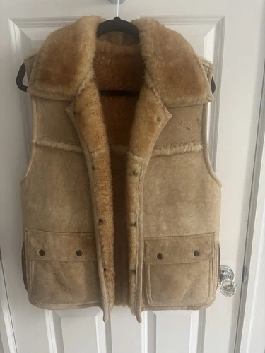 VTG Overland Sheepskin Co. Shearling Vest Multi Pocket Western Men's Small video thumbnail