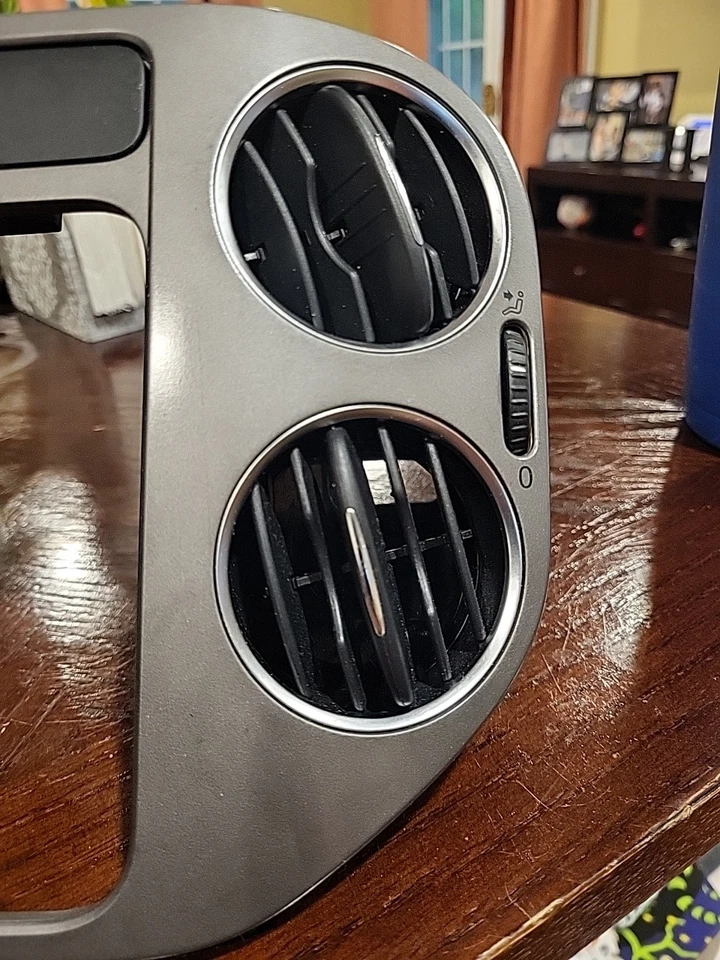 VW Volkswagen Tiguan 2011 radio bisel panel de ajuste tablero central 5MO858071K Foto 3 de 4