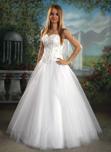 Luxus Brautkleid mit abnehmbarer Schleppe Herzausschnitt Corsage Hochzeitskleid