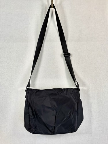 NWOT LULULEMON Festival Bag II BLK Black - Picture 10 of 15