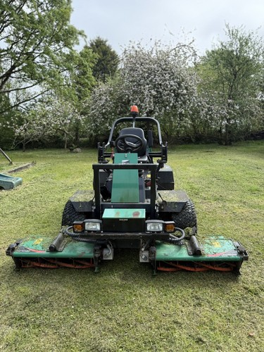 ransomes parkway 2250 plus Triple Gang Cylinder Mower - Picture 3 of 7