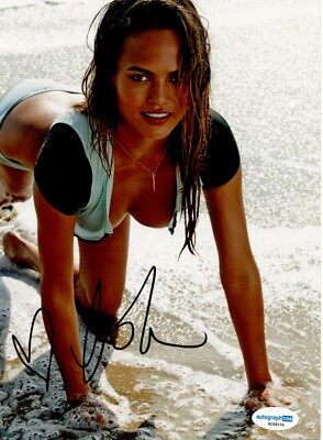 CHRISSY TEIGEN SIGNED PHOTO (1) ALSO ACOA