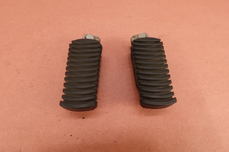 Clavijas reposapiés trasero pasajero BMW G650 GS G650GS 2005-2010 Foto 4 de 4