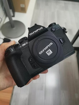 Olympus OM-D E-M1 16.3MP Black Mirrorless Digital Camera  Body Only - 95%New
